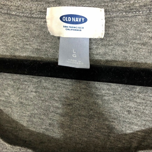 3/$15 Old Navy Gray T-Shirt Size L - Picture 4 of 5